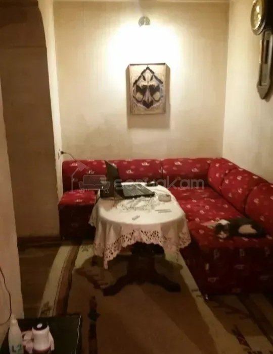 2 Սենյականոց Բնակարան Քարե Շենքում, 57քմ, 2/5 հարկ, Նորմալ Վիճակում, Կահավորված