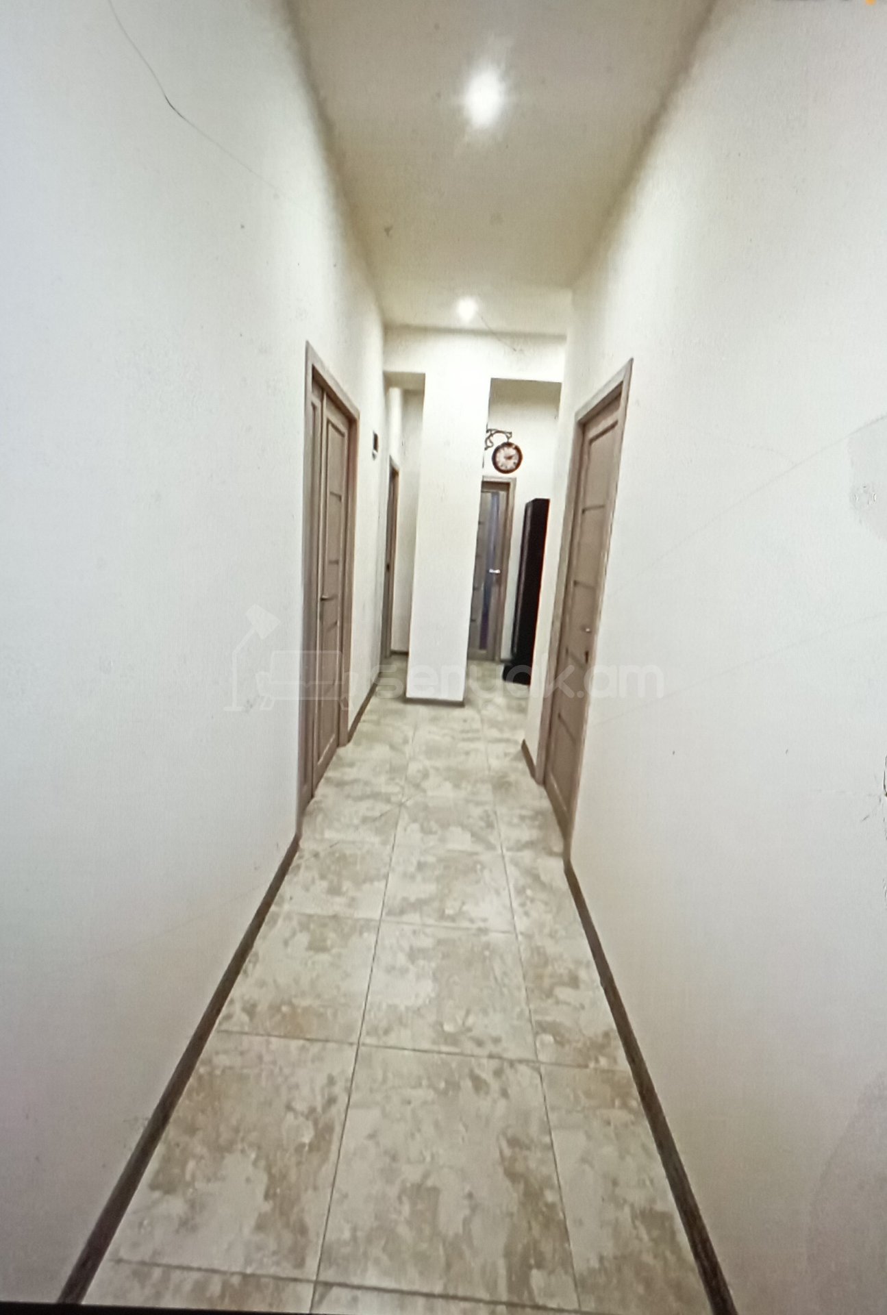 2 Սենյականոց Բնակարան Քարե Շենքում, 67քմ, 4/5 հարկ, Կապիտալ Վերանորոգված