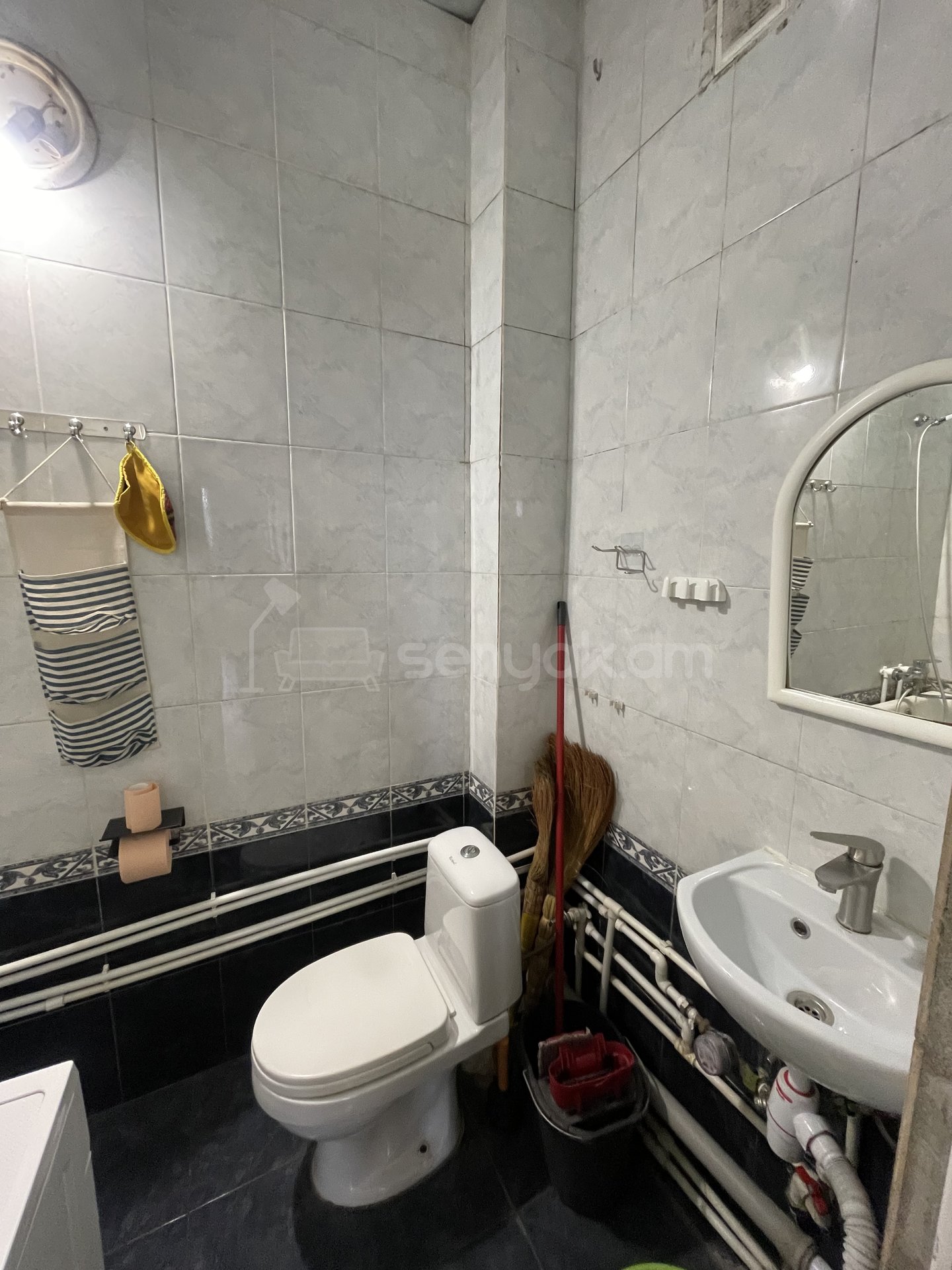 2 Սենյականոց Բնակարան Քարե Շենքում, 50քմ, 5/5 հարկ, Կոսմետիկ Վերանորոգված, Կահավորված, Արևկող