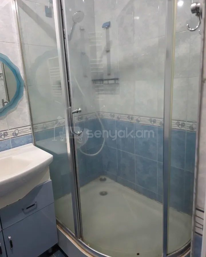 3 Սենյականոց Բնակարան, 80քմ, 2/9 հարկ, Նորմալ Վիճակում, Կահավորված