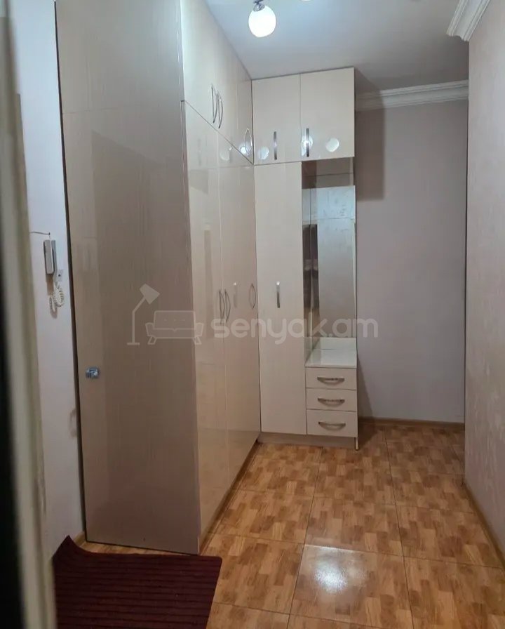 3 Սենյականոց Բնակարան, 80քմ, 2/9 հարկ, Նորմալ Վիճակում, Կահավորված