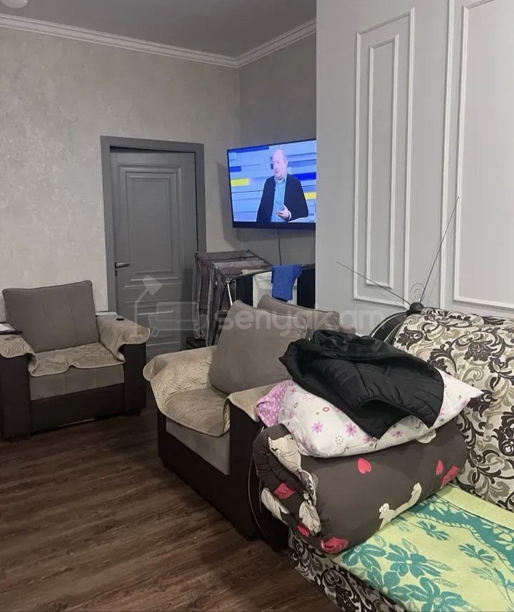 2 Սենյականոց Բնակարան Քարե Շենքում, 45քմ, 3/5 հարկ, Նորմալ Վիճակում, Կահավորված