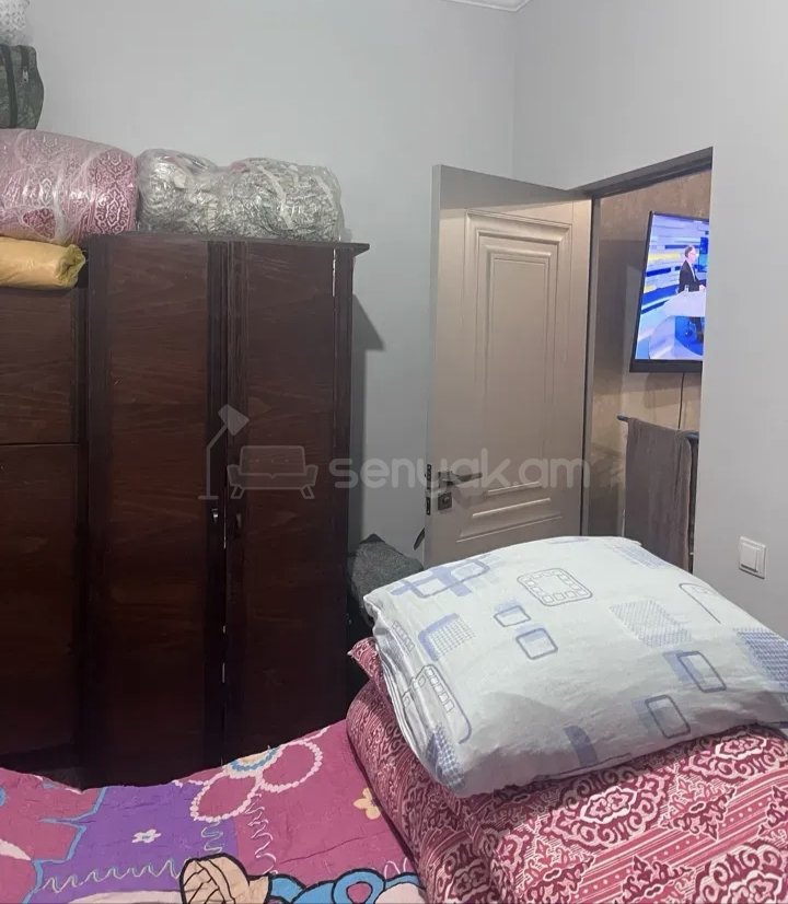 2 Սենյականոց Բնակարան Քարե Շենքում, 45քմ, 3/5 հարկ, Նորմալ Վիճակում, Կահավորված