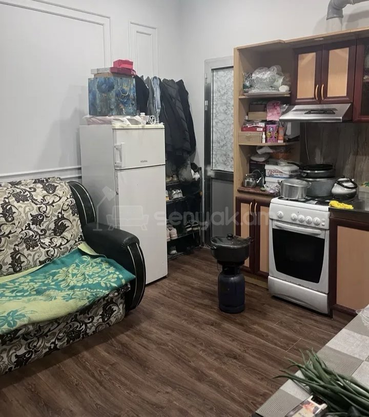 2 Սենյականոց Բնակարան Քարե Շենքում, 45քմ, 3/5 հարկ, Նորմալ Վիճակում, Կահավորված