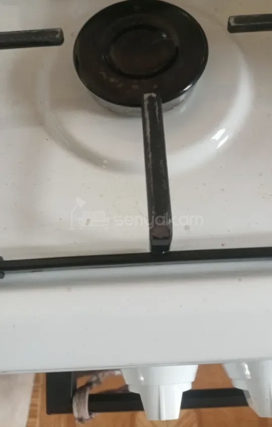 1 Սենյականոց Բնակարան Քարե Շենքում, 42քմ, 5/9 հարկ, Նորմալ Վիճակում, Կահավորված