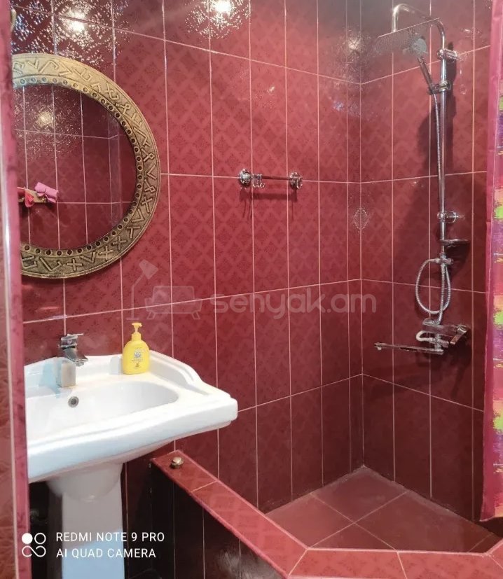 2 Սենյականոց Բնակարան Քարե Շենքում, 67քմ, 4/9 հարկ, Նորմալ Վիճակում, Կահավորված