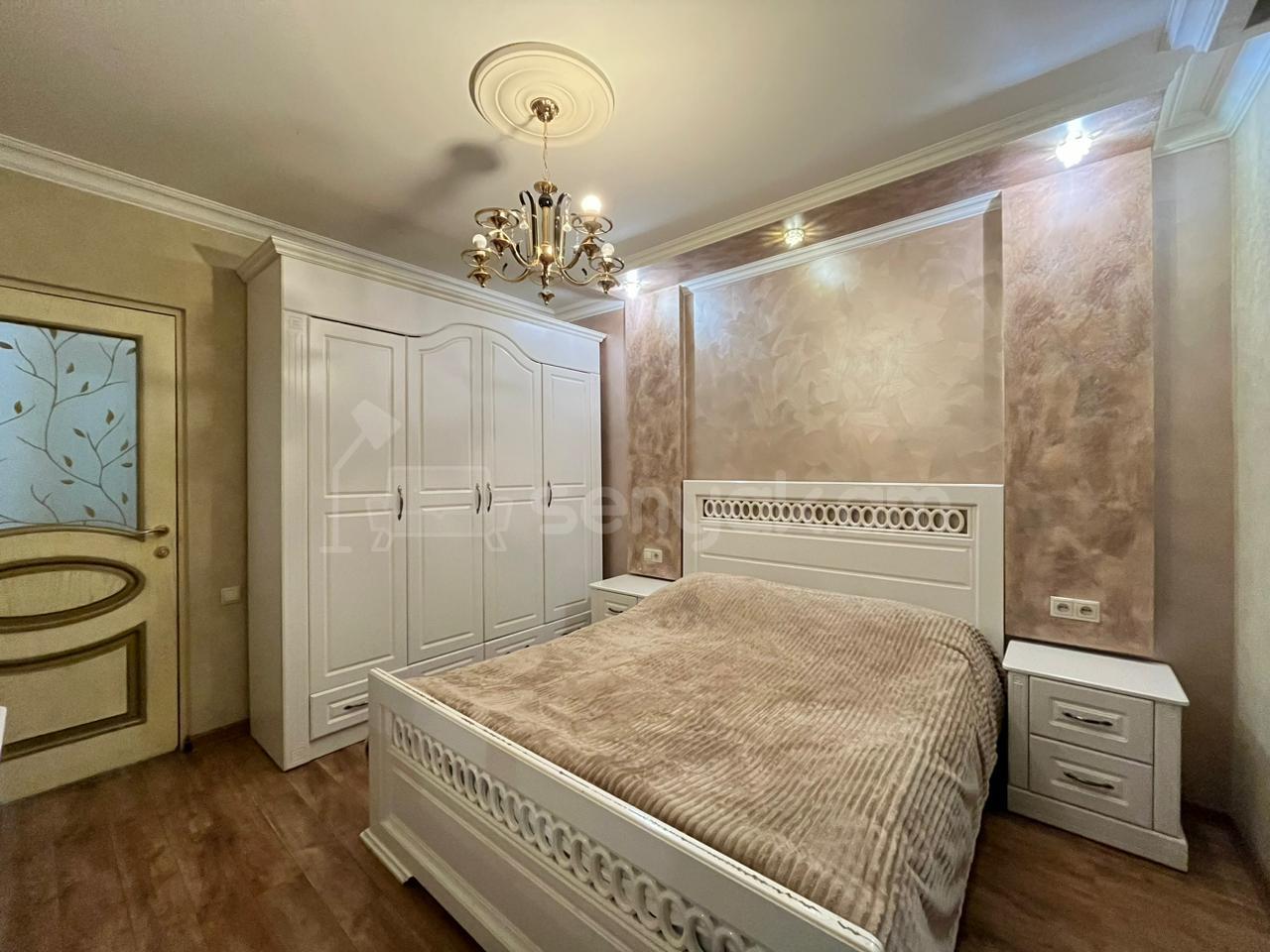 2 Սենյականոց Բնակարան Քարե Շենքում, 60քմ, 4/5 հարկ, Կապիտալ Վերանորոգված, Կահավորված, Արևկող