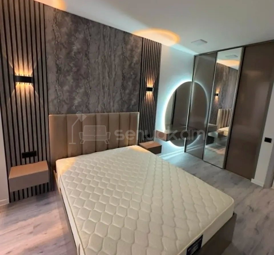 4 Սենյականոց Բնակարան Քարե Շենքում, 78քմ, 2/5 հարկ, Դիզայներական Վերանորոգված