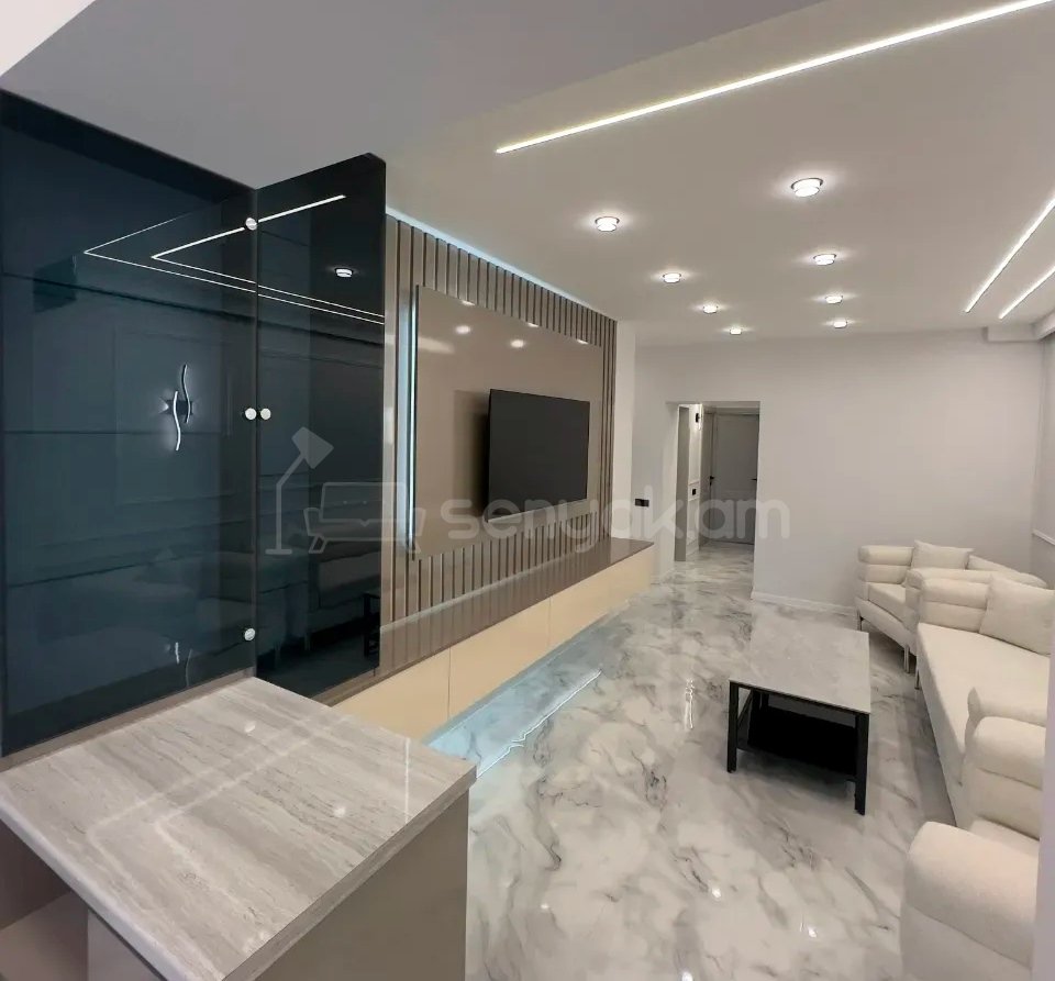 4 Սենյականոց Բնակարան Քարե Շենքում, 78քմ, 2/5 հարկ, Դիզայներական Վերանորոգված