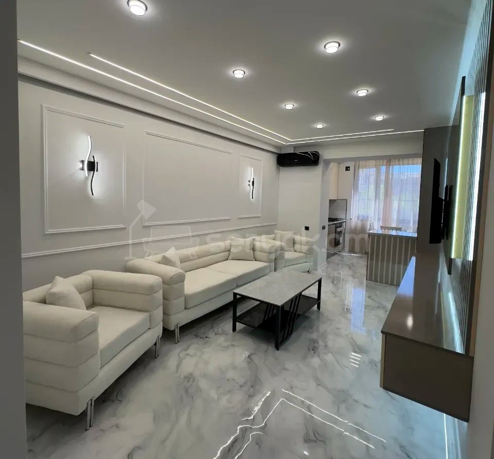 4 Սենյականոց Բնակարան Քարե Շենքում, 78քմ, 2/5 հարկ, Դիզայներական Վերանորոգված