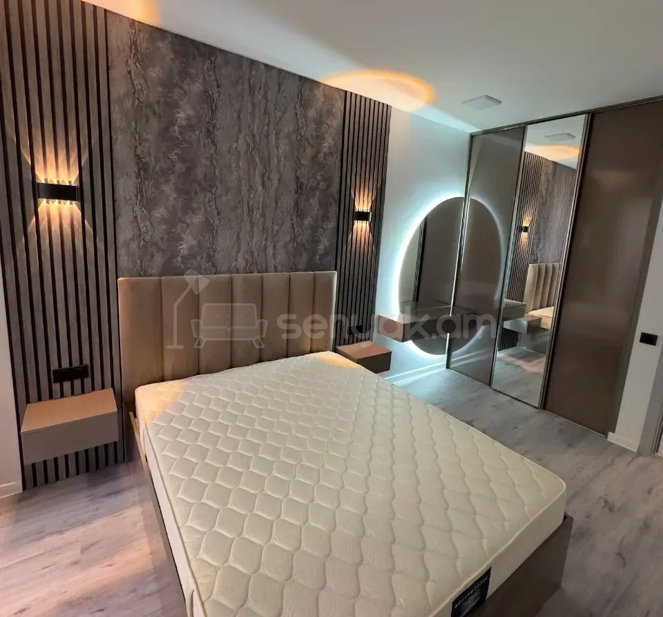 4 Սենյականոց Բնակարան Քարե Շենքում, 78քմ, 2/5 հարկ, Դիզայներական Վերանորոգված