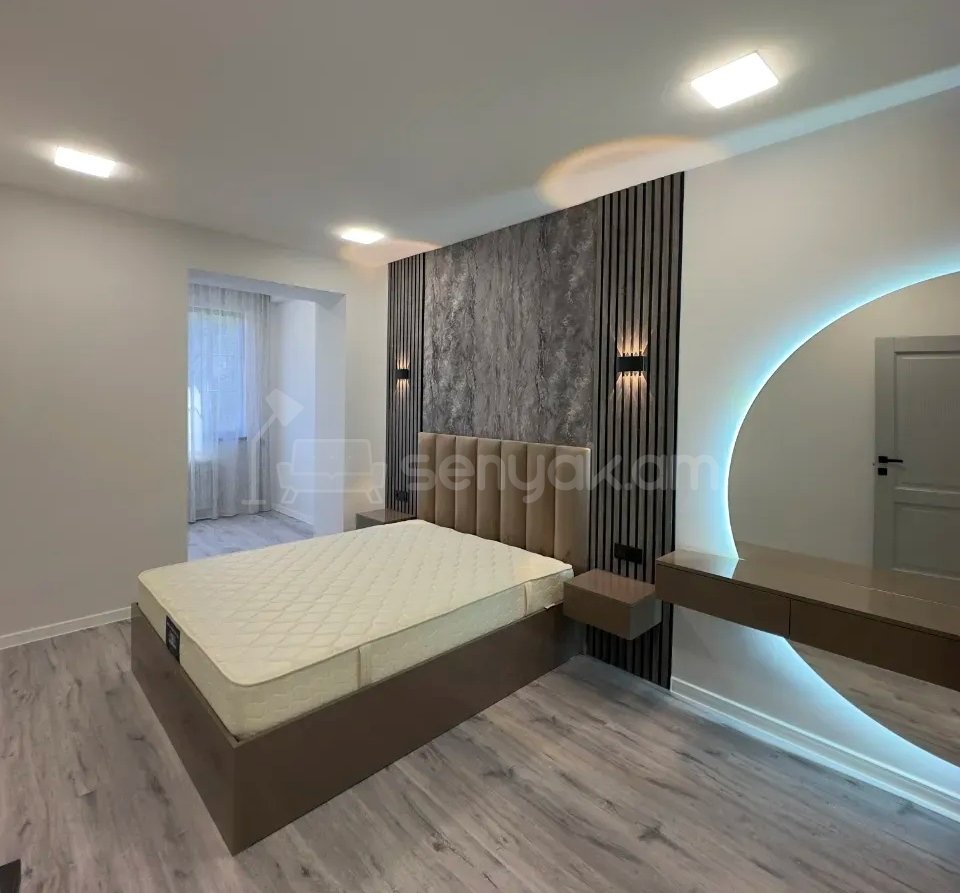 4 Սենյականոց Բնակարան Քարե Շենքում, 78քմ, 2/5 հարկ, Դիզայներական Վերանորոգված