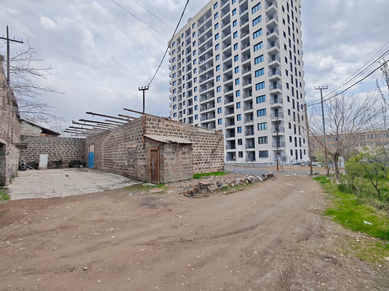 Բնակելի Նշանակության Հողատարածք, 195քմ, Խմելու Ջրով, Էլեկտրականությամբ