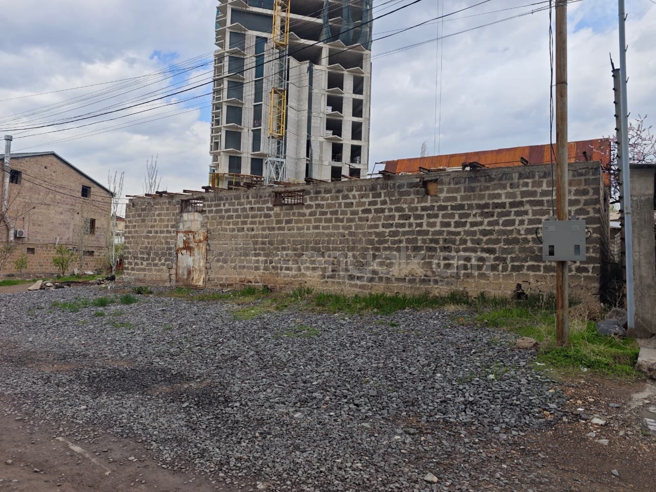 Բնակելի Նշանակության Հողատարածք, 195քմ, Խմելու Ջրով, Էլեկտրականությամբ