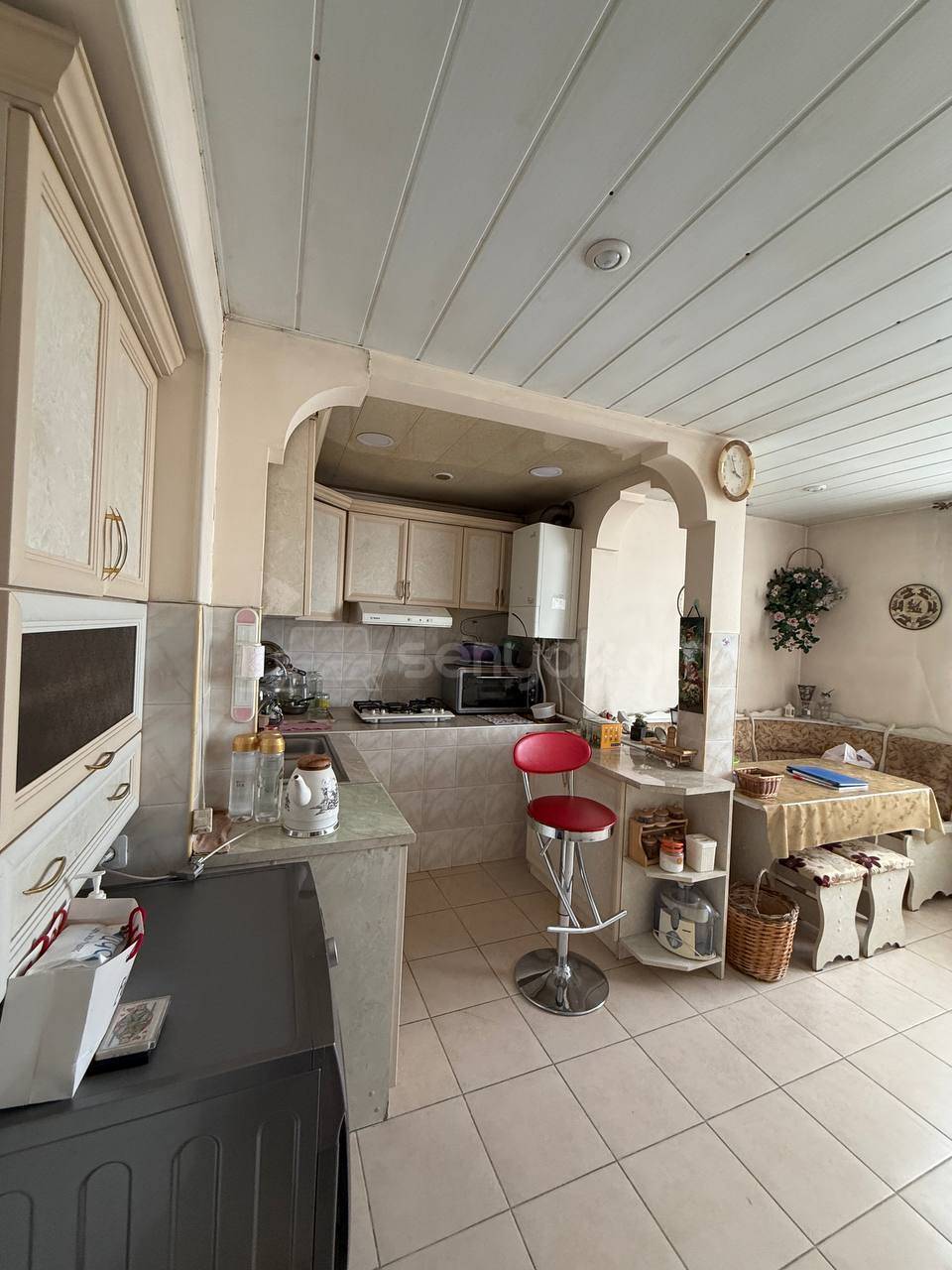 3 Սենյականոց Բնակարան Քարե Շենքում, 81քմ, 5/5 հարկ, Նորմալ Վիճակում