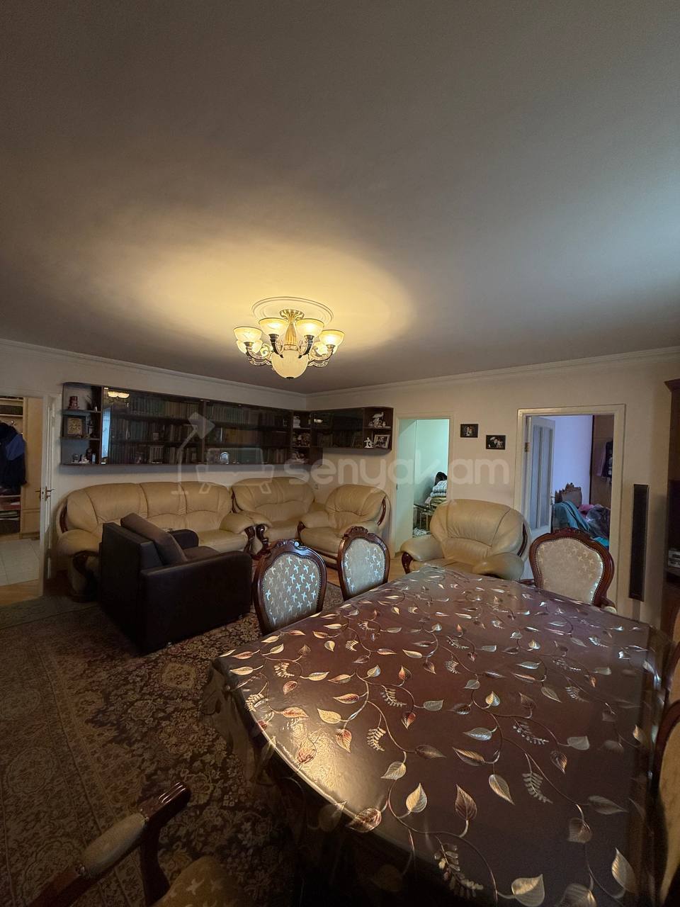 3 Սենյականոց Բնակարան Քարե Շենքում, 81քմ, 5/5 հարկ, Նորմալ Վիճակում