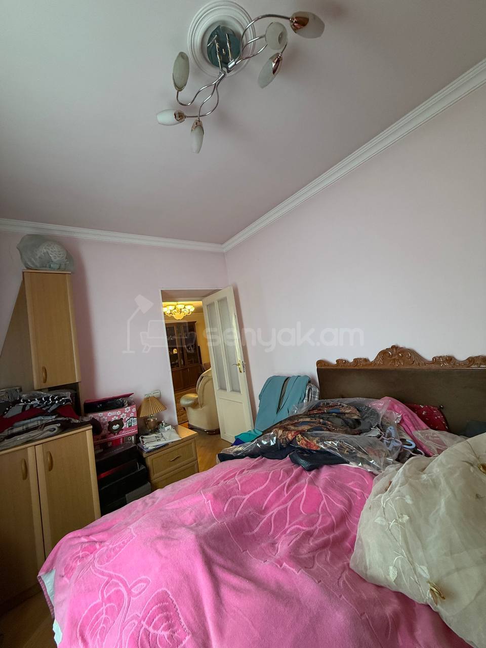 3 Սենյականոց Բնակարան Քարե Շենքում, 81քմ, 5/5 հարկ, Նորմալ Վիճակում