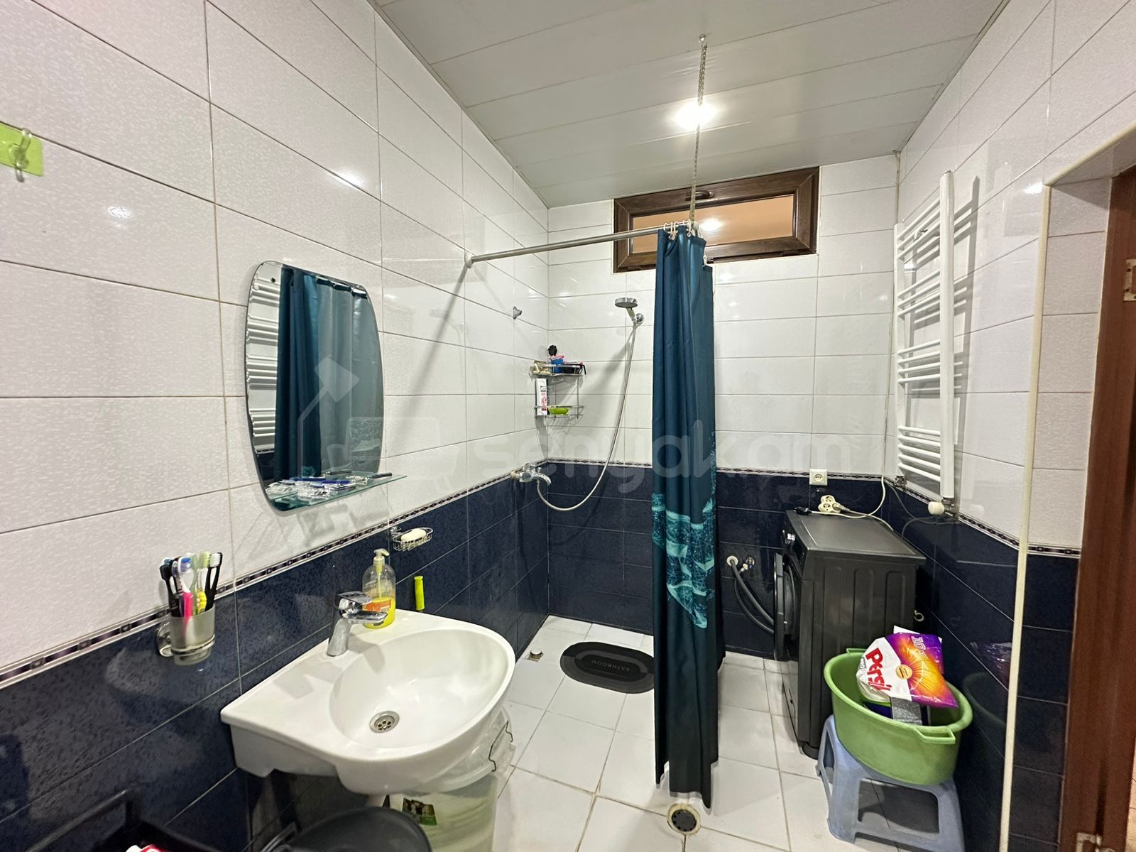 3 Սենյականոց Բնակարան Քարե Շենքում, 94քմ, 5/5 հարկ, Կապիտալ Վերանորոգված