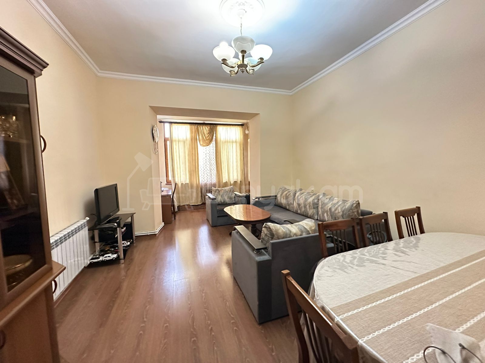 3 Սենյականոց Բնակարան Քարե Շենքում, 94քմ, 5/5 հարկ, Կապիտալ Վերանորոգված