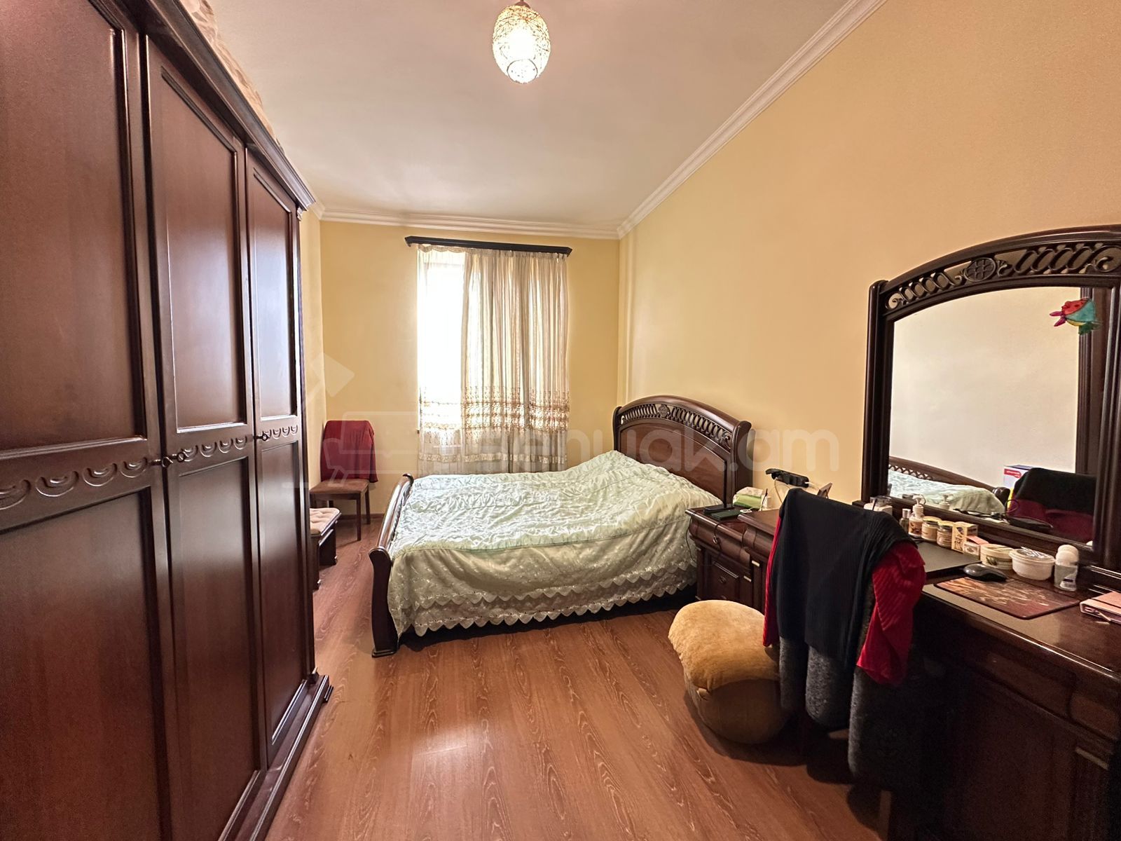 3 Սենյականոց Բնակարան Քարե Շենքում, 94քմ, 5/5 հարկ, Կապիտալ Վերանորոգված