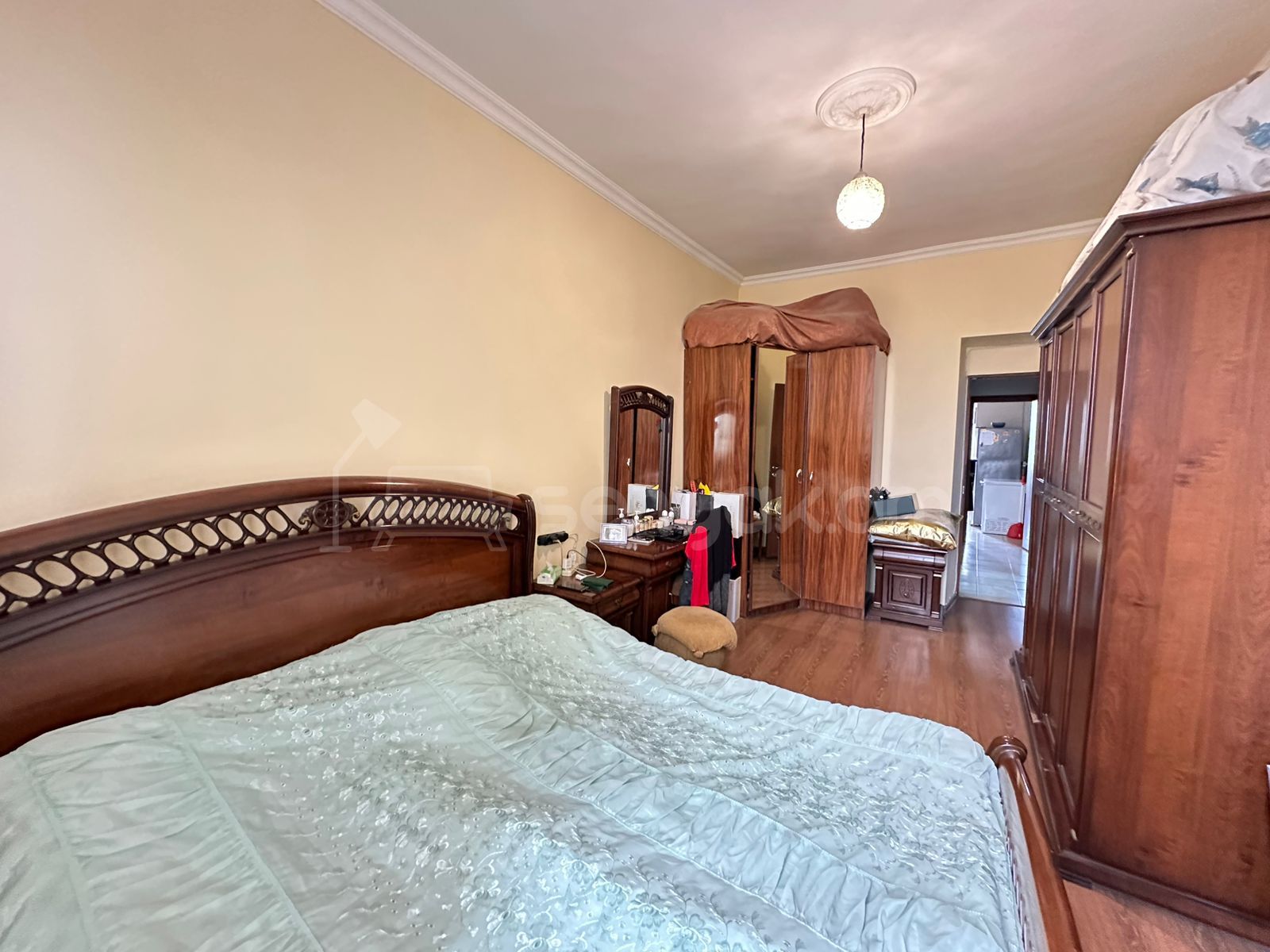 3 Սենյականոց Բնակարան Քարե Շենքում, 94քմ, 5/5 հարկ, Կապիտալ Վերանորոգված