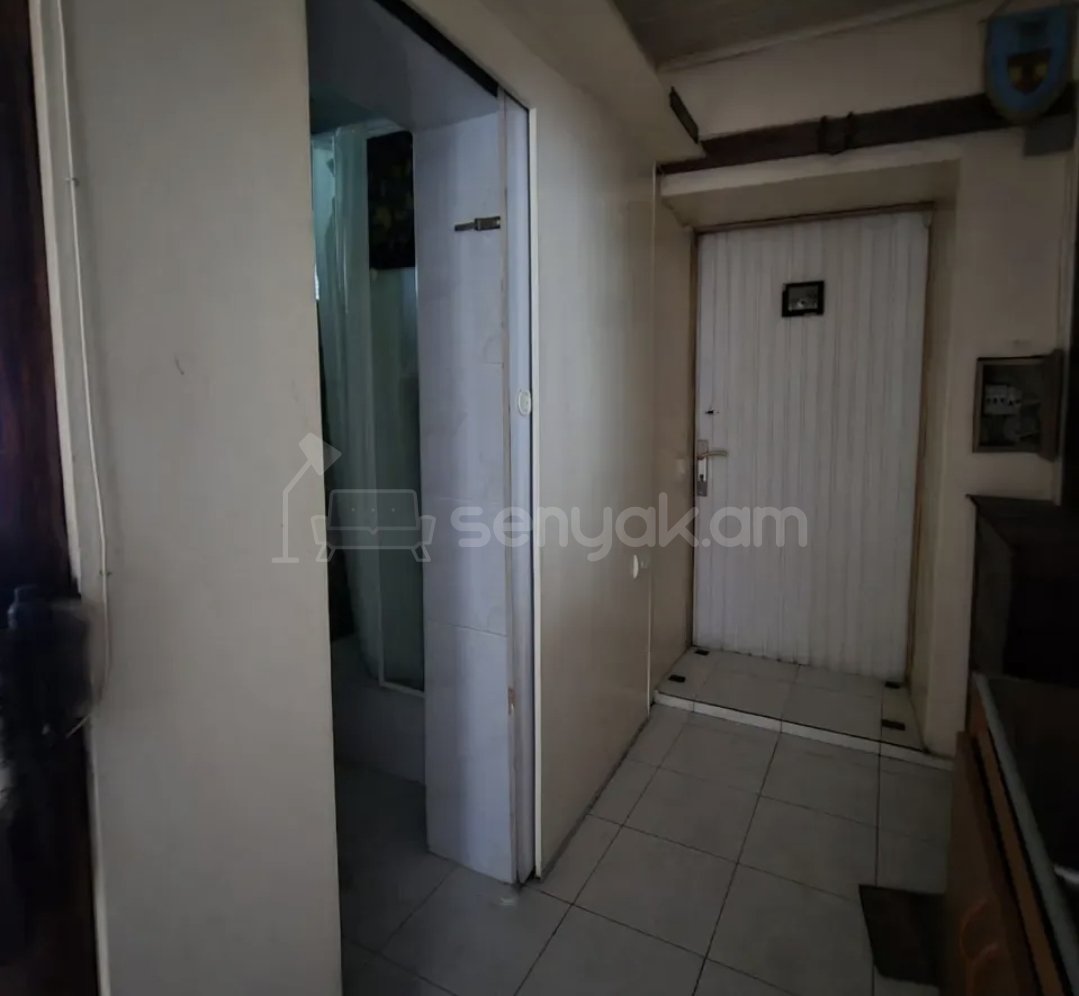 4 Սենյականոց Բնակարան Քարե Շենքում, 124քմ, 5/5 հարկ, Կոսմետիկ Վերանորոգված