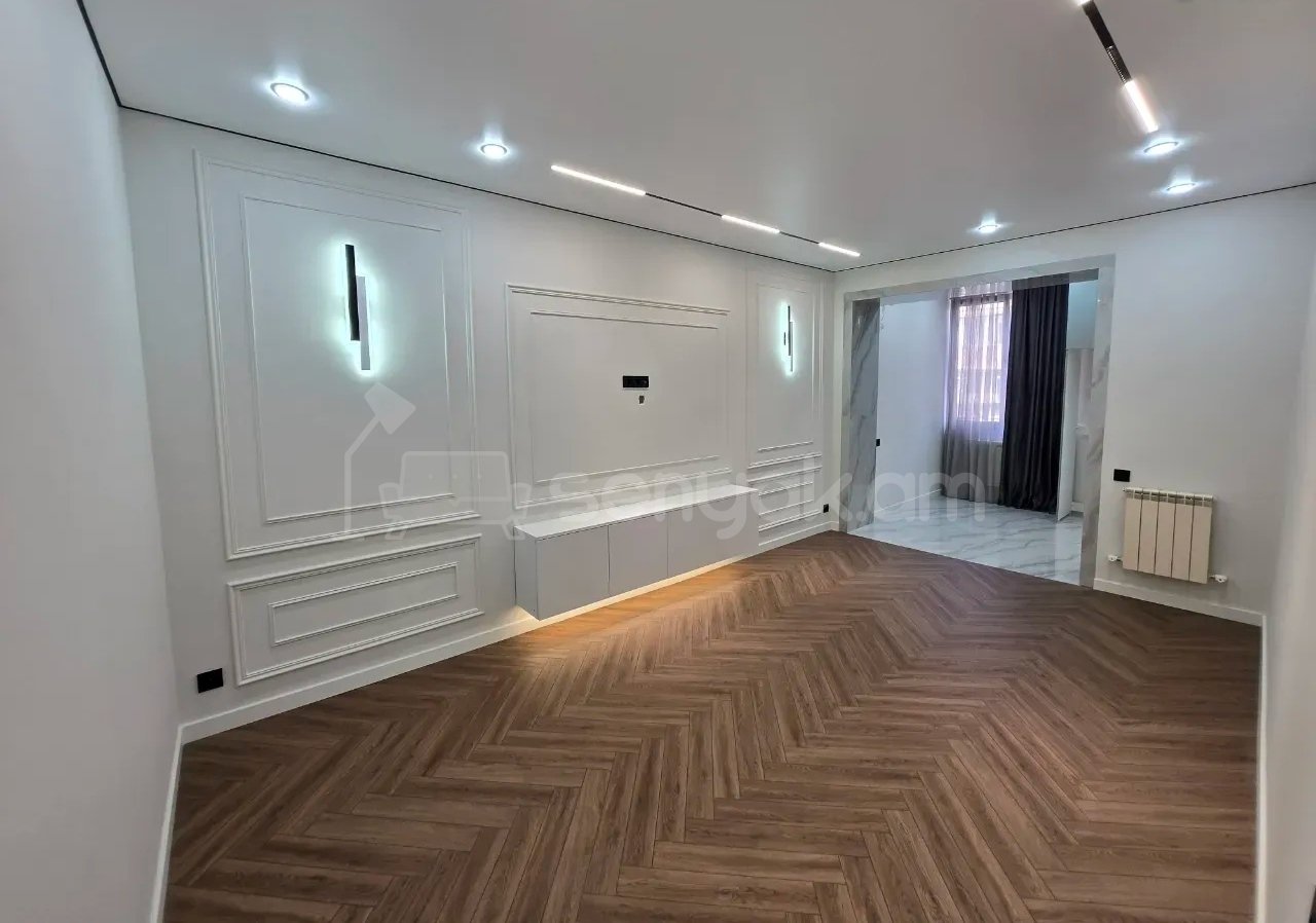 3 Սենյականոց Բնակարան Քարե Շենքում, 61քմ, 4/5 հարկ, Կապիտալ Վերանորոգված