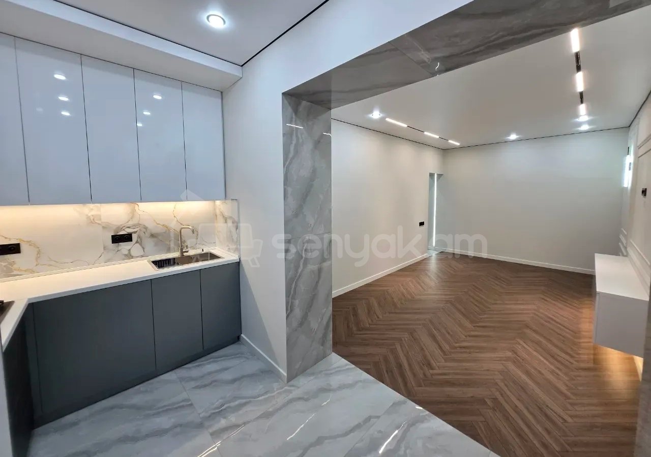 3 Սենյականոց Բնակարան Քարե Շենքում, 61քմ, 4/5 հարկ, Կապիտալ Վերանորոգված