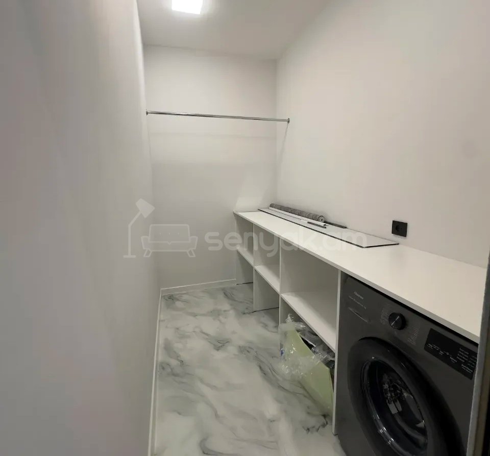 4 Սենյականոց Բնակարան Քարե Շենքում, 78քմ, 2/5 հարկ, Կապիտալ Վերանորոգված