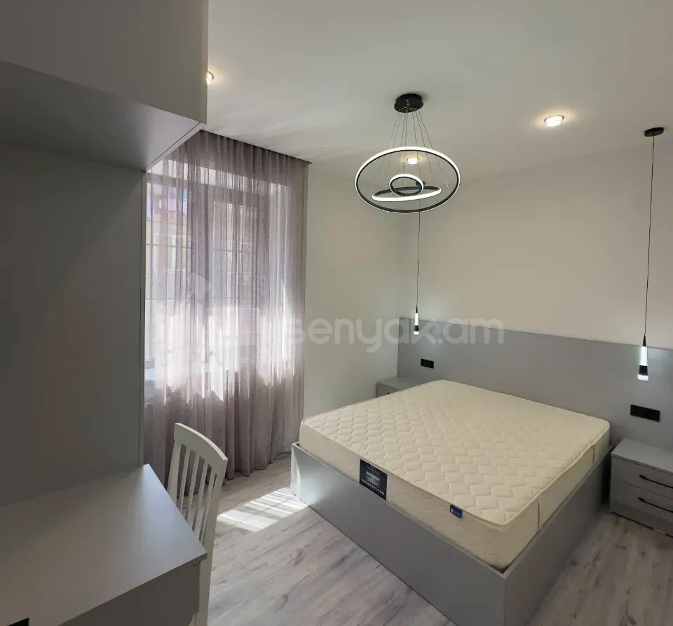 4 Սենյականոց Բնակարան Քարե Շենքում, 78քմ, 2/5 հարկ, Կապիտալ Վերանորոգված