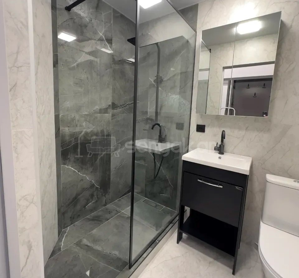 4 Սենյականոց Բնակարան Քարե Շենքում, 78քմ, 2/5 հարկ, Կապիտալ Վերանորոգված