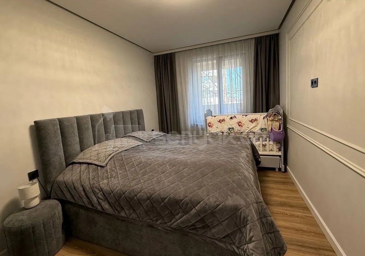 3 Սենյականոց Բնակարան Քարե Շենքում, 76քմ, 5/5 հարկ, Կապիտալ Վերանորոգված