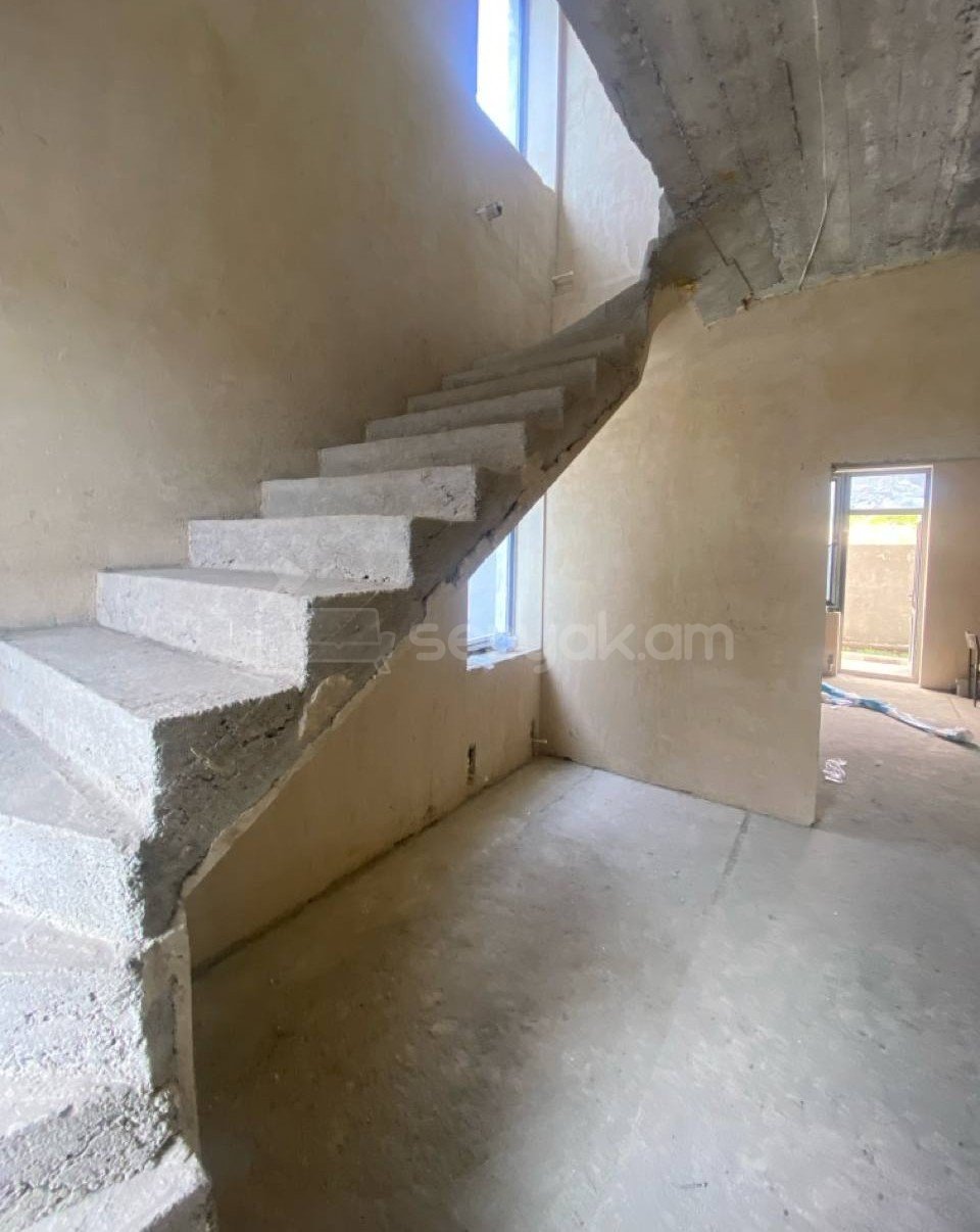 5 Սենյականոց Սեփական Տուն, 75քմ