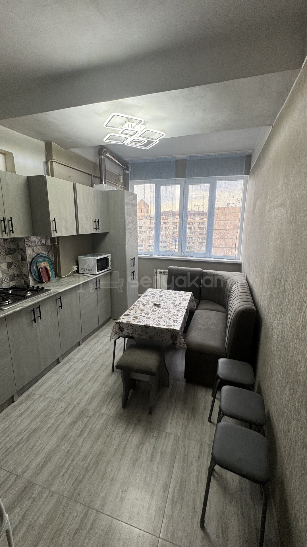 3 Սենյականոց Բնակարան, 87քմ, 9/10 հարկ, Նորմալ Վիճակում