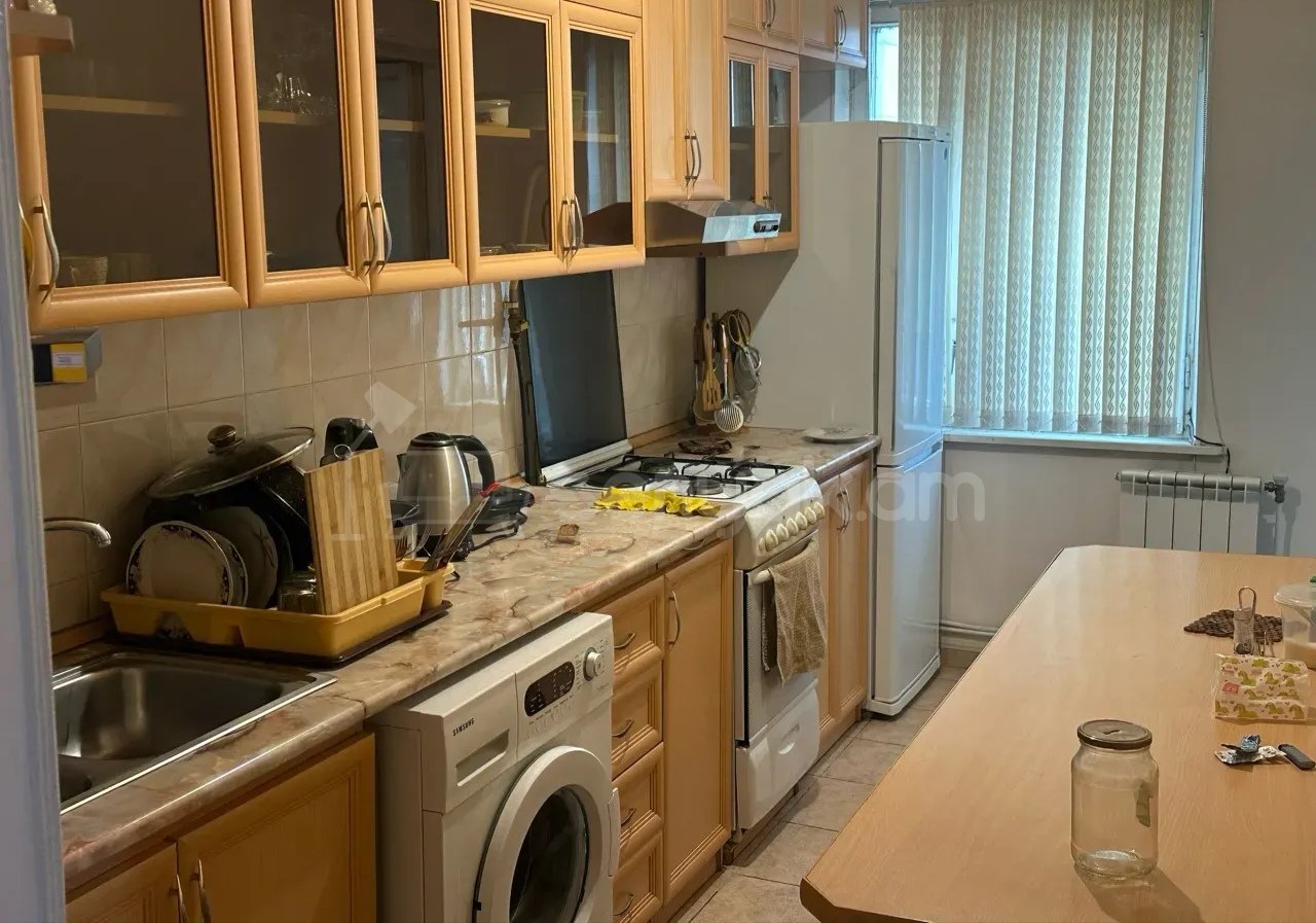 3 Սենյականոց Բնակարան, 80քմ, 2/9 հարկ, Նորմալ Վիճակում, Կահավորված