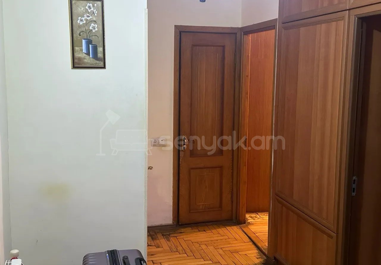 3 Սենյականոց Բնակարան, 80քմ, 2/9 հարկ, Նորմալ Վիճակում, Կահավորված