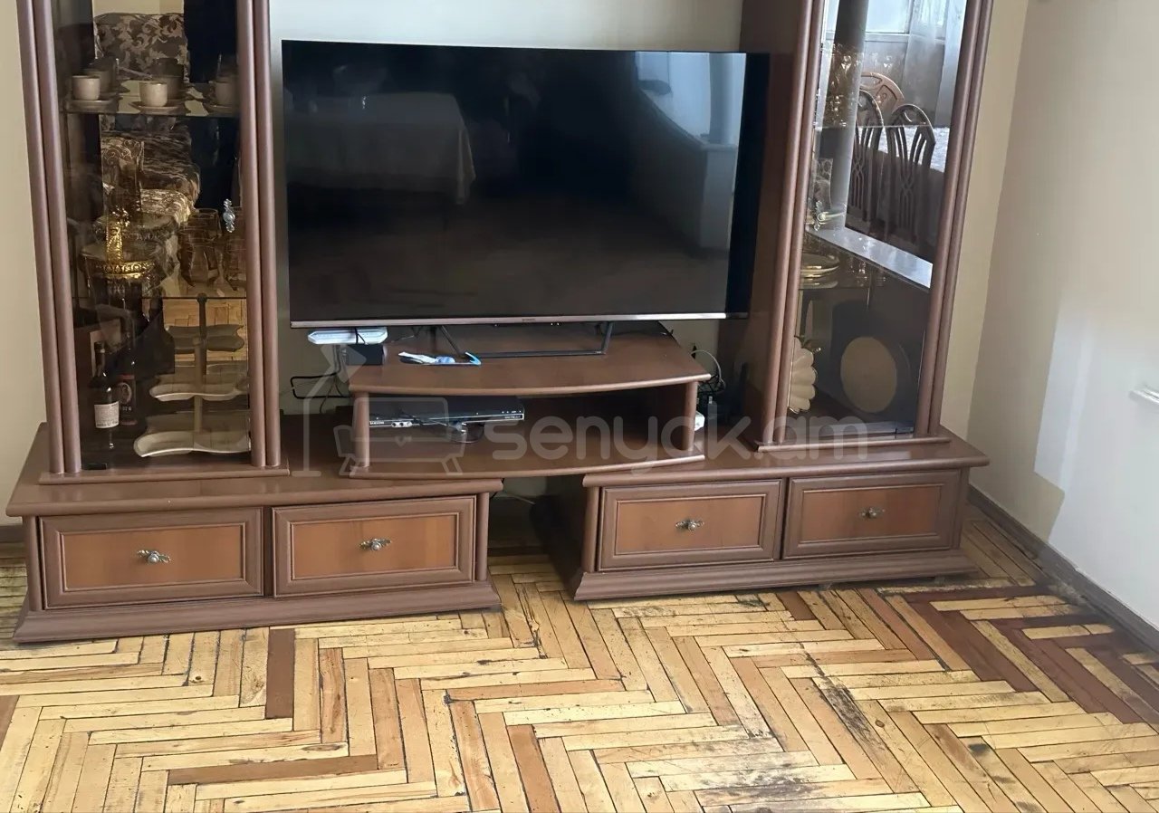 3 Սենյականոց Բնակարան, 80քմ, 2/9 հարկ, Նորմալ Վիճակում, Կահավորված