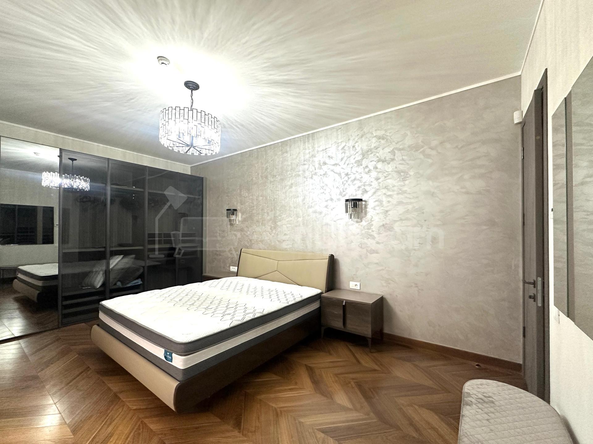 4 Սենյականոց Բնակարան Նորակառույցում, 180քմ, 5/10 հարկ, Կապիտալ Վերանորոգված, Կահավորված