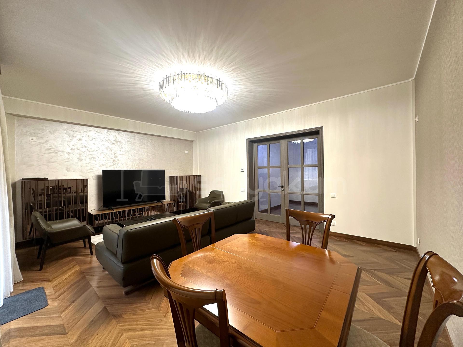 4 Սենյականոց Բնակարան Նորակառույցում, 180քմ, 5/10 հարկ, Կապիտալ Վերանորոգված, Կահավորված