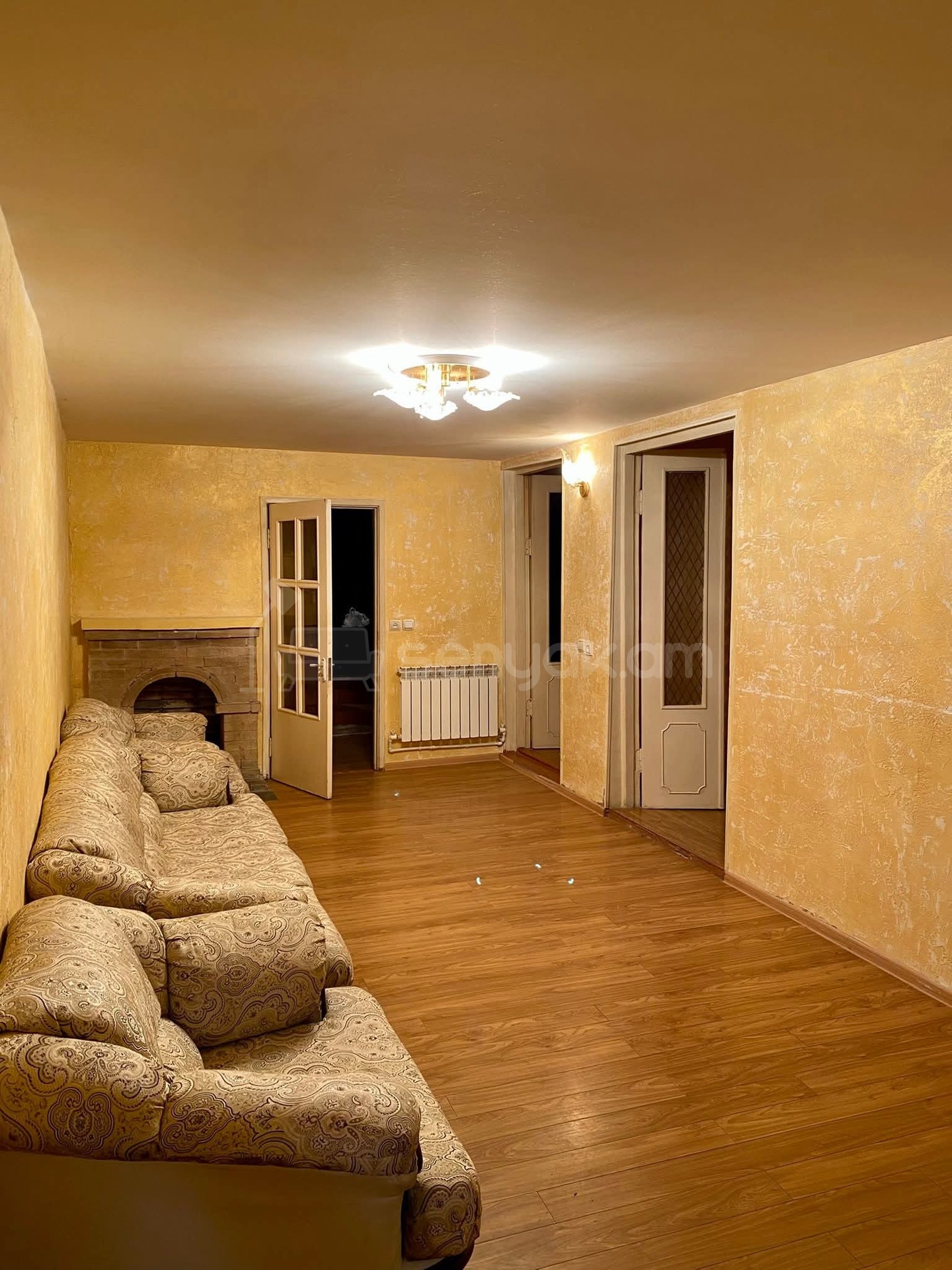 3 Սենյականոց Բնակարան Քարե Շենքում, 73քմ, 1/1 հարկ, Նորմալ Վիճակում, Կահավորված