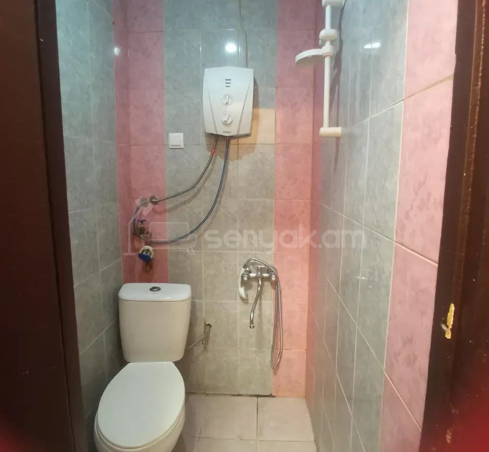 1 Սենյականոց Բնակարան Քարե Շենքում, 20քմ, 3/8 հարկ, Կապիտալ Վերանորոգված, Կահավորված