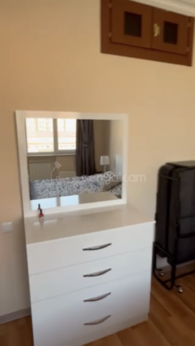 3 Սենյականոց Բնակարան, 80քմ, 9/10 հարկ, Կապիտալ Վերանորոգված, Կահավորված, Արևկող