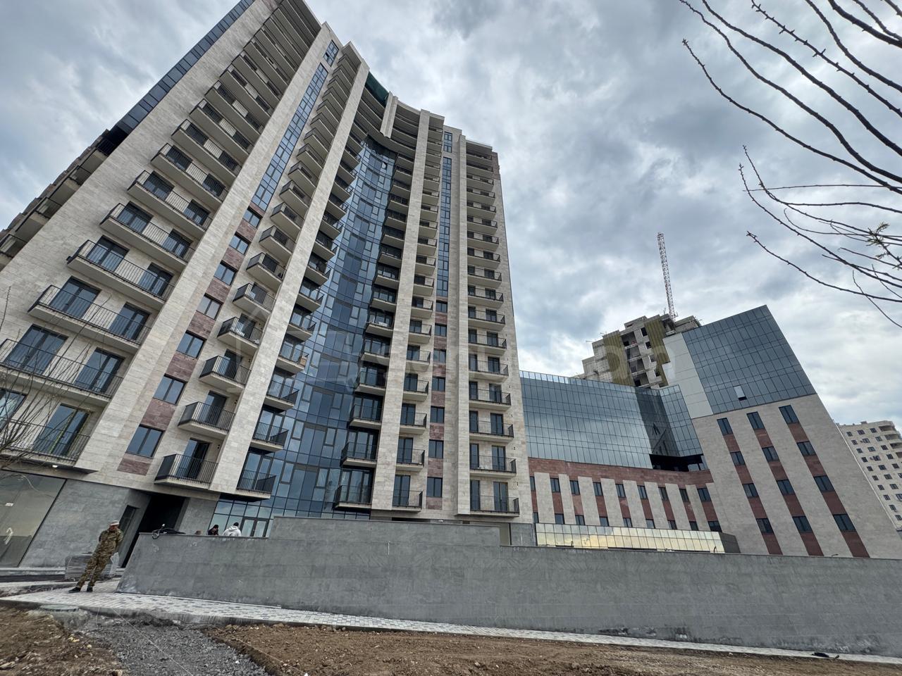 3 Սենյականոց Բնակարան Նորակառույցում, 97քմ, 13/18 հարկ, Զրոյական Վիճակում