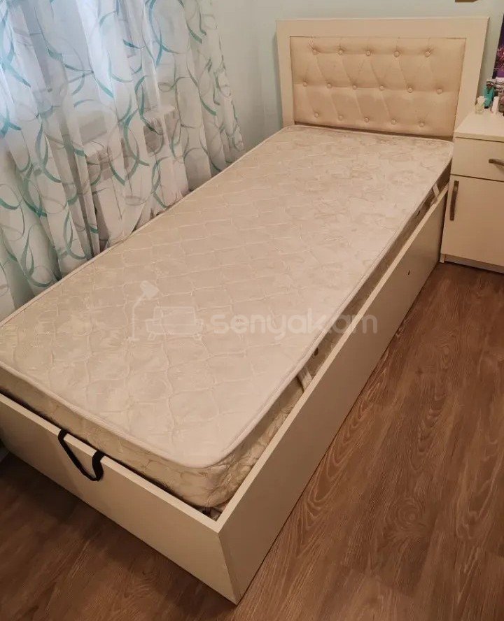 1 Սենյականոց Բնակարան Քարե Շենքում, 48քմ, 3/5 հարկ, Կոսմետիկ Վերանորոգված