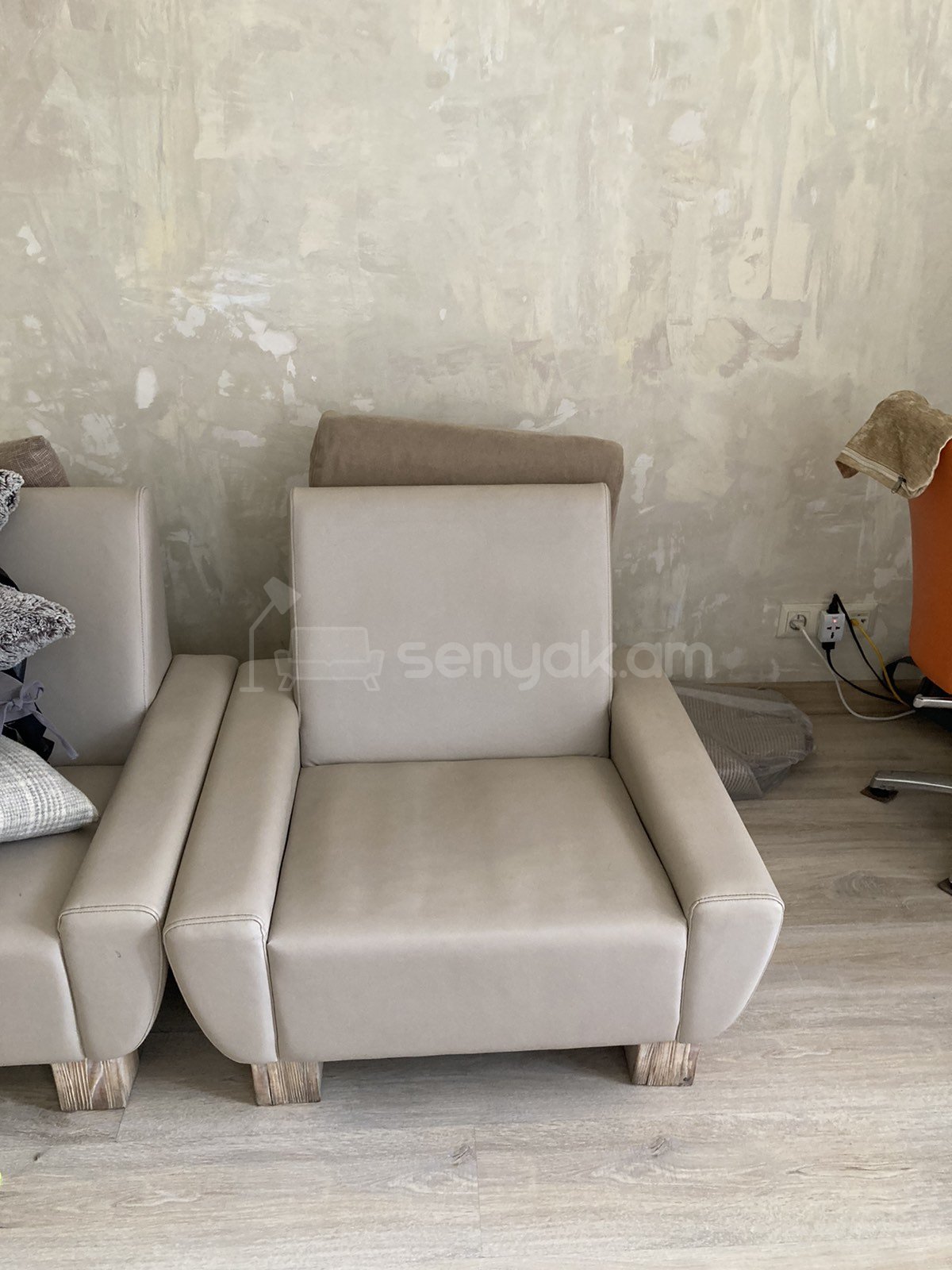 1 Սենյականոց Բնակարան Քարե Շենքում, 48քմ, 3/5 հարկ, Կոսմետիկ Վերանորոգված