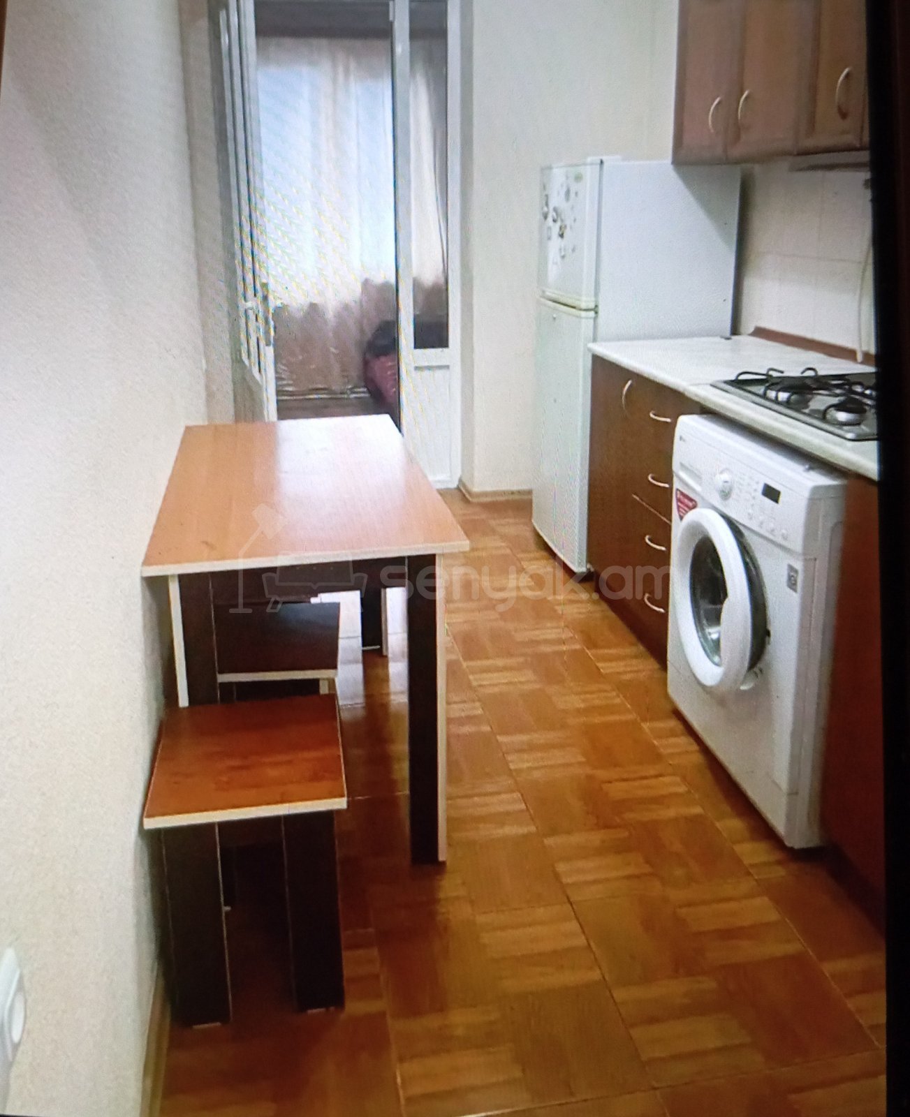 1 Սենյականոց Բնակարան Քարե Շենքում, 48քմ, 3/5 հարկ, Կոսմետիկ Վերանորոգված