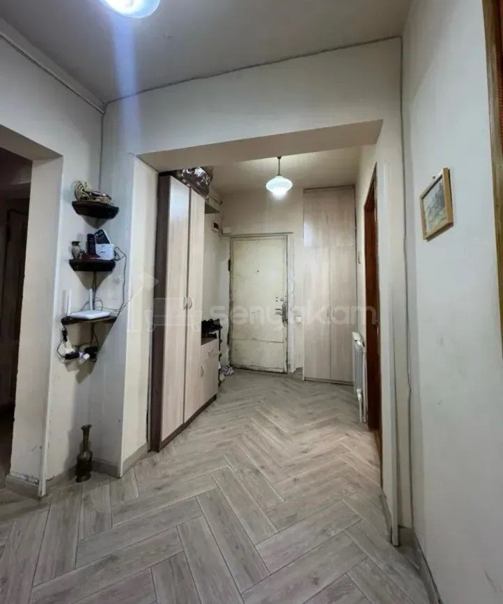 3 Սենյականոց Բնակարան, 80քմ, 1/9 հարկ, Նորմալ Վիճակում