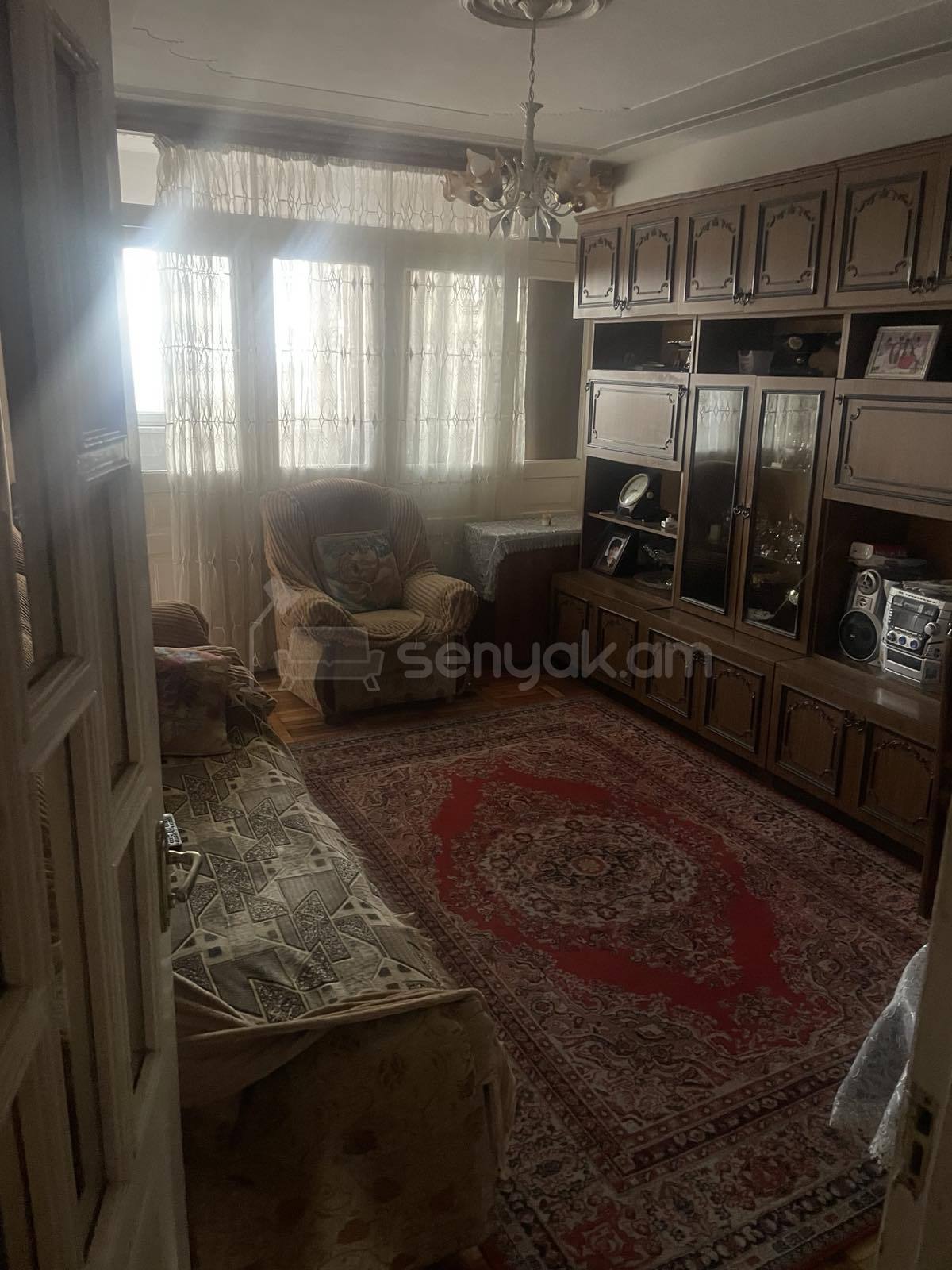 2 Սենյականոց Բնակարան Քարե Շենքում, 59քմ, 5/5 հարկ, Նորմալ Վիճակում