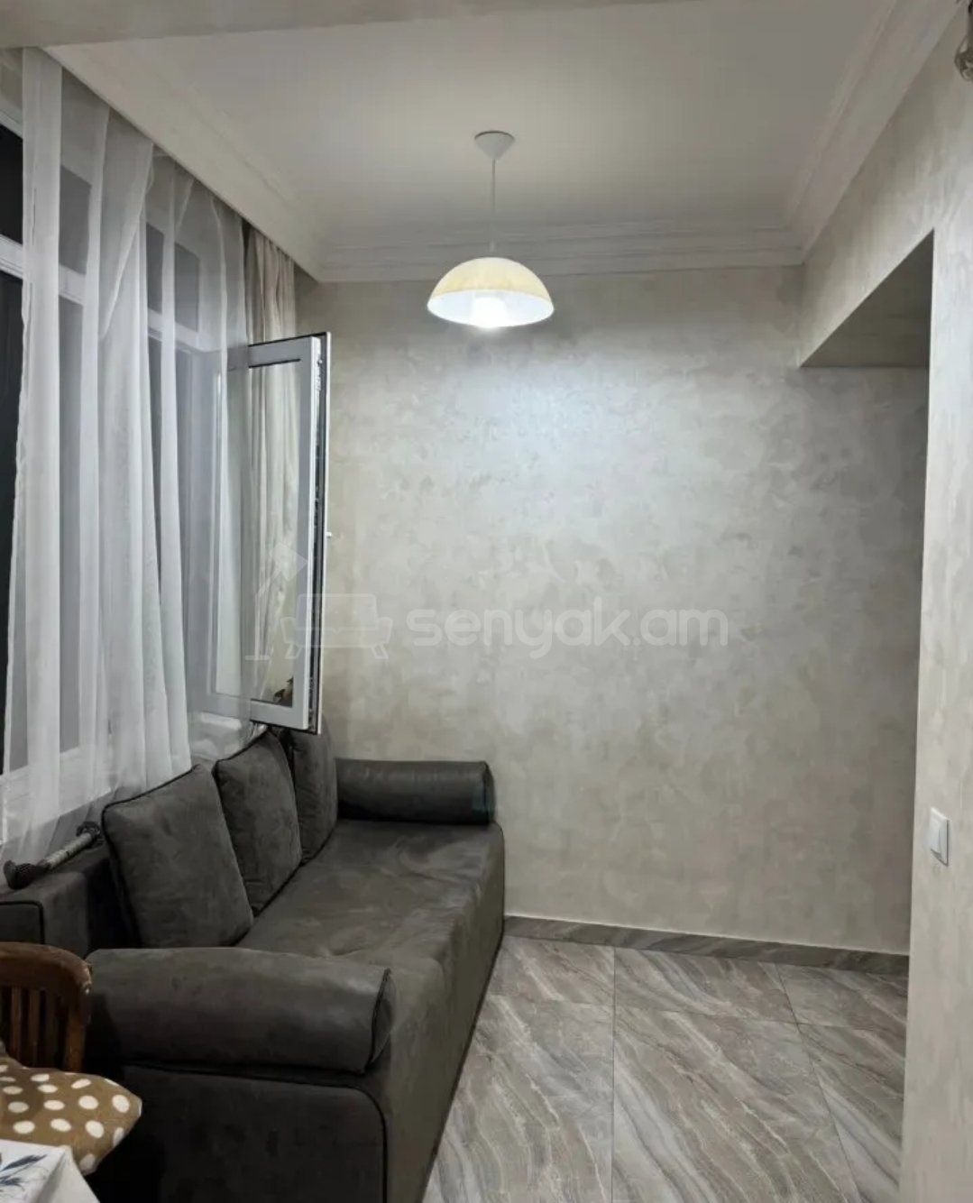 2 Սենյականոց Բնակարան Քարե Շենքում, 42քմ, 4/5 հարկ, Կապիտալ Վերանորոգված