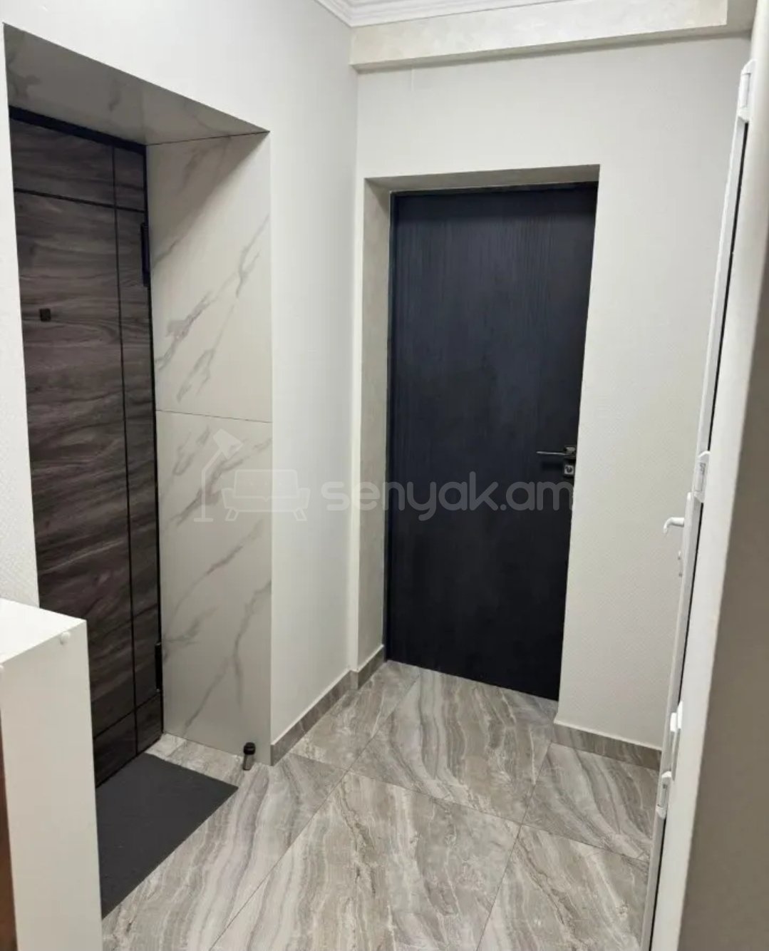 2 Սենյականոց Բնակարան Քարե Շենքում, 42քմ, 4/5 հարկ, Կապիտալ Վերանորոգված